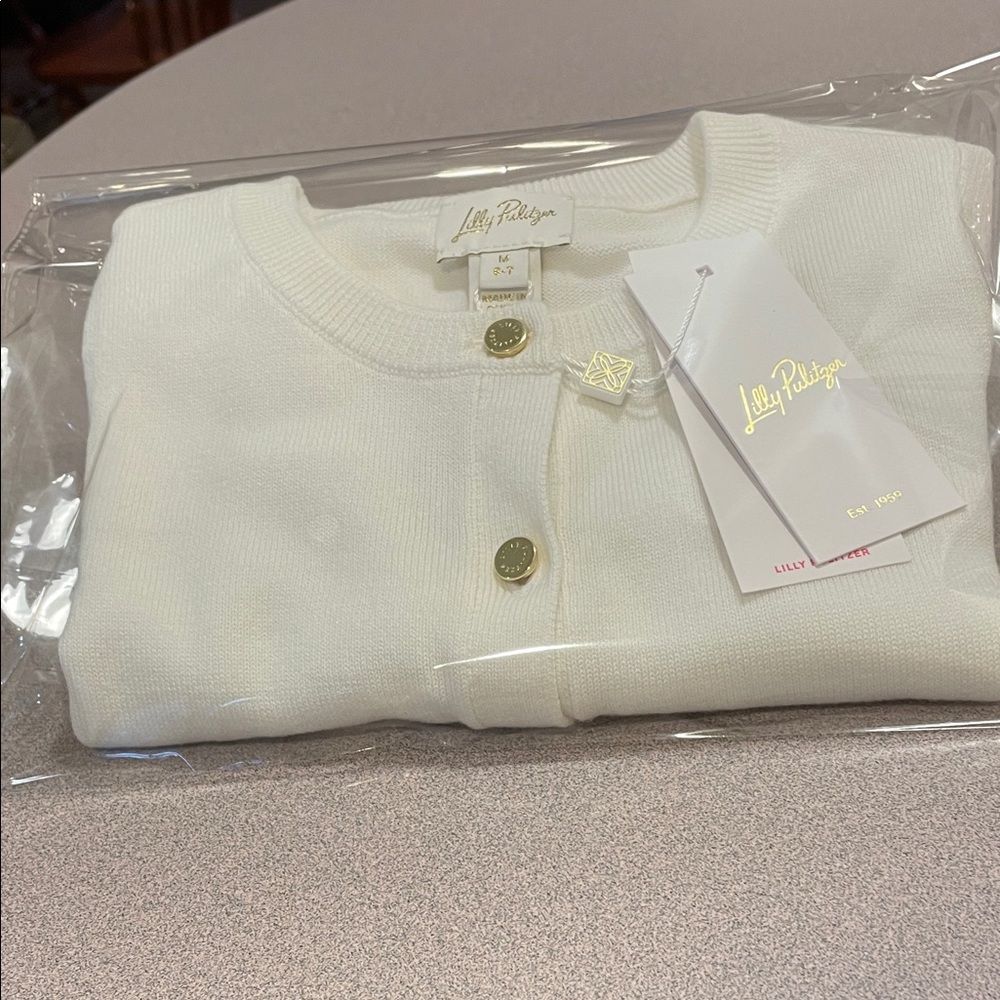 Lilly Pulitzer Girls Resort White Cardigan w/Gold Buttons NWT Size Medium 6/7